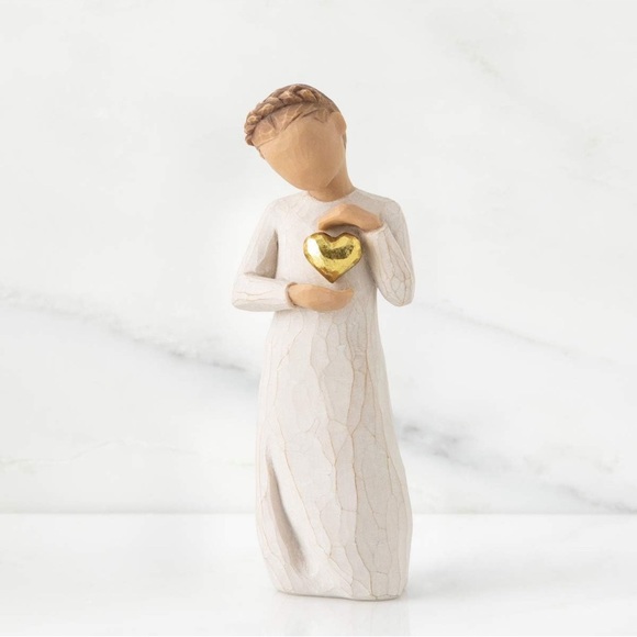 Willow Tree Other - Willow Tree keepsake girl gold heart figurine